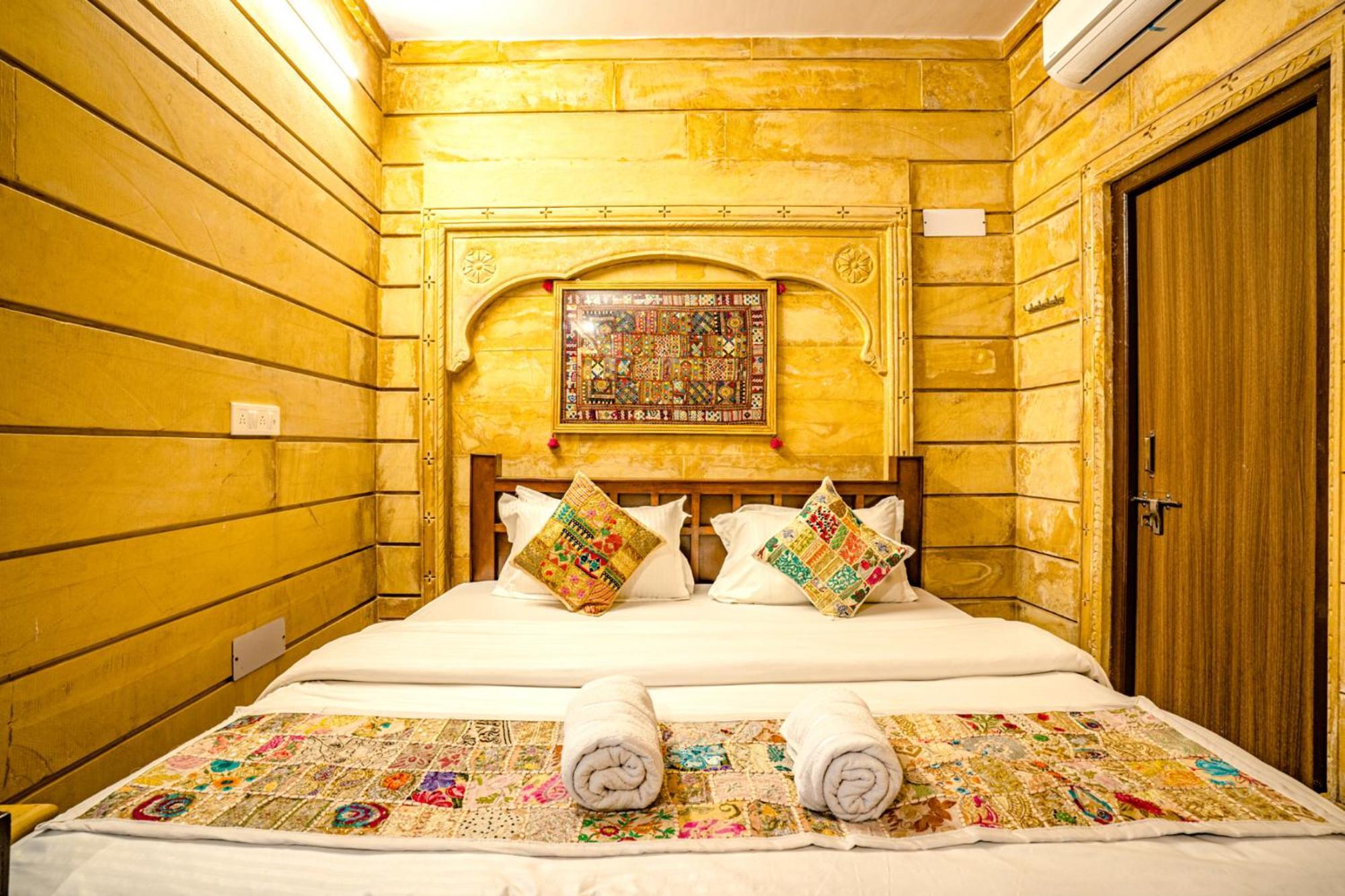 Hotel Relax Inn Jaisalmer Bagian luar foto